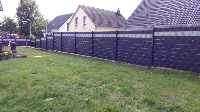 Doppelstabmattenzaun 1,80m hoch mit Sichtschutz in Anthrazit / Grau