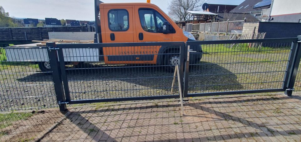 Einfahrt Tor 2 Flügel 1,00m x 4,00m