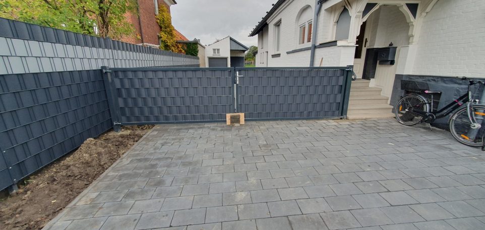 Doppelstabmattenzaun 1,80m hoch mit Sichtschutz in Anthrazit / Grau & 2 Flügeltor 1,20m x 5,00m